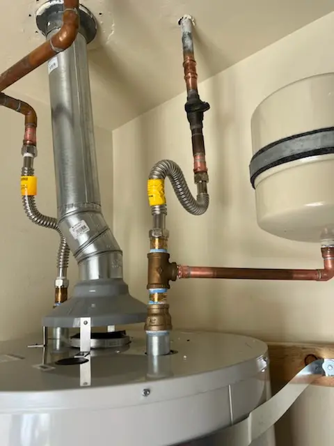 Water heater installation and plumbing repair in Juanamaria